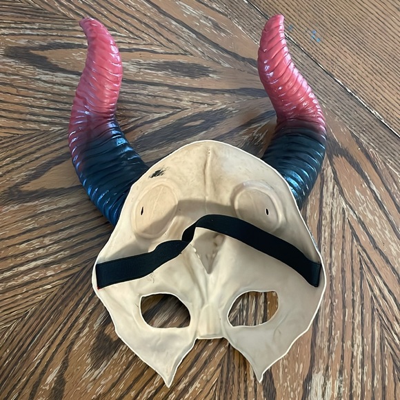 Devil mask. - Picture 2 of 2